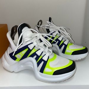 LV arch light sneakers